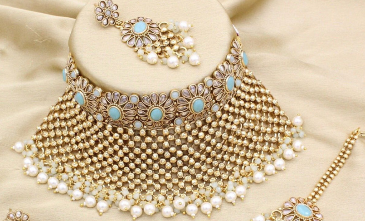 Festive Fashion: How to Choose the Perfect Diwali Jewellery