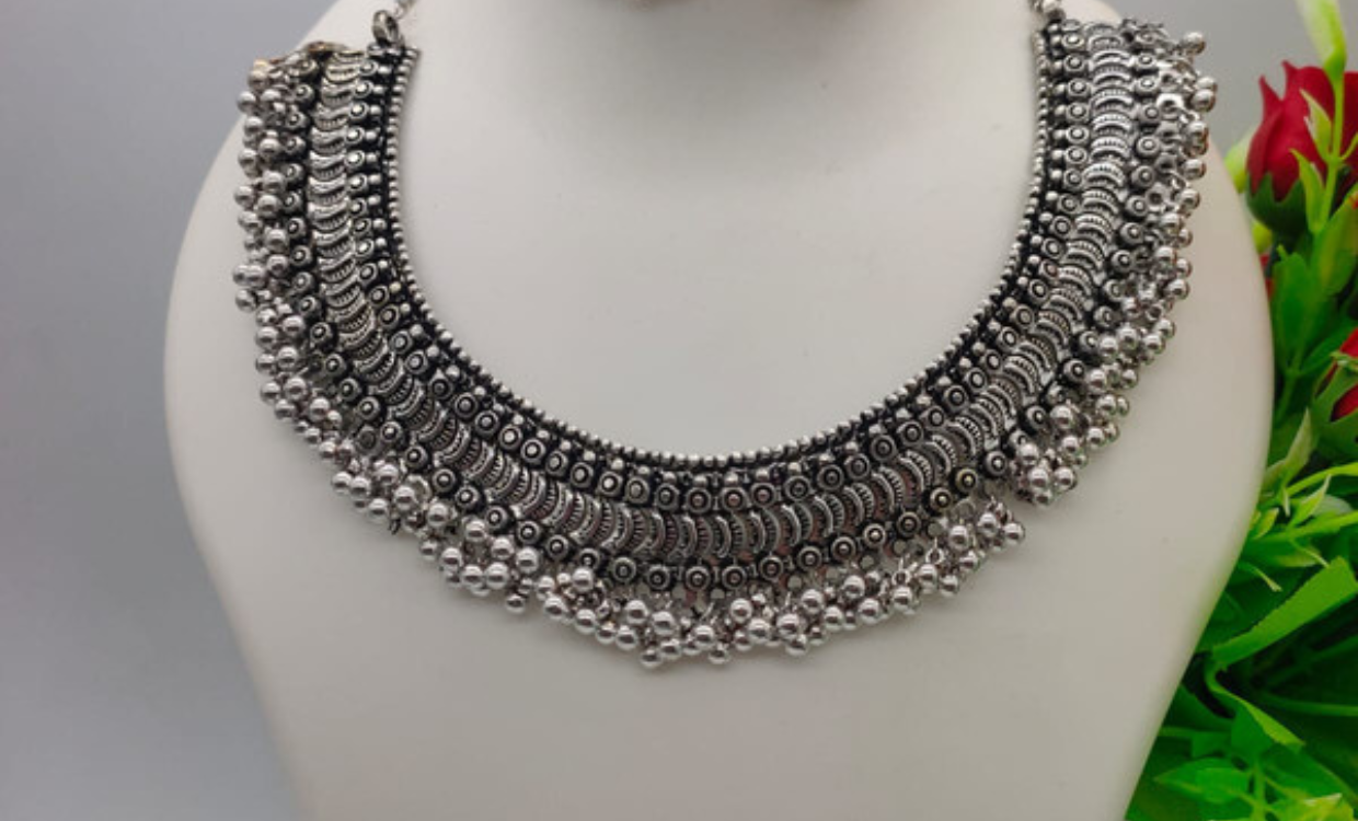 How to Choose the Perfect Karwa Chauth Jewellery for Your Outfit