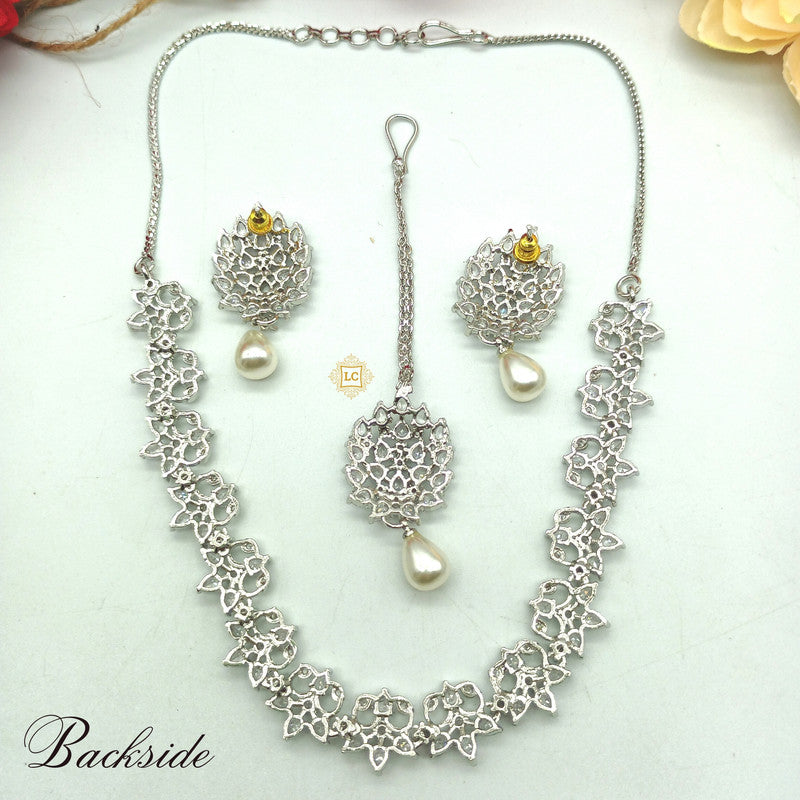 American Diamond Jewellery Set With Earrings.