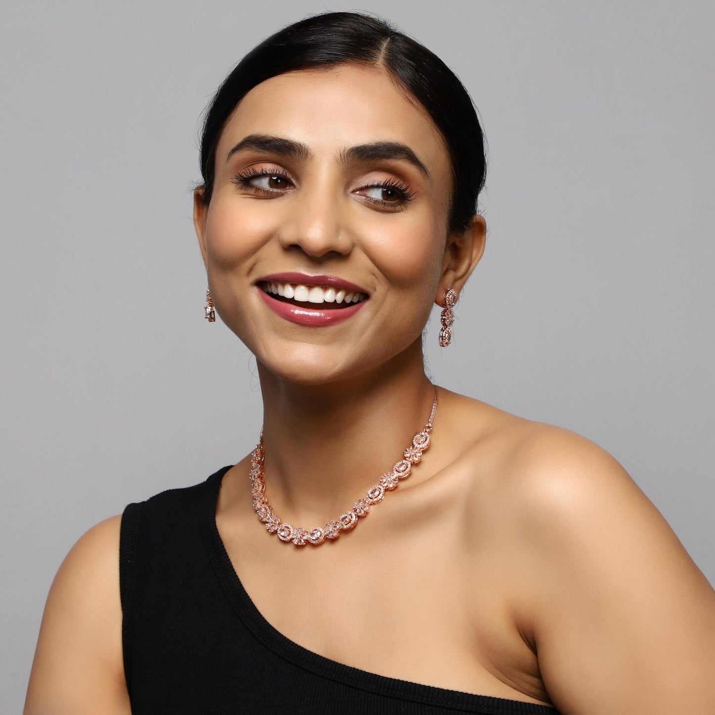 American Diamond Jewellery Set With Earrings. (LCN-15)