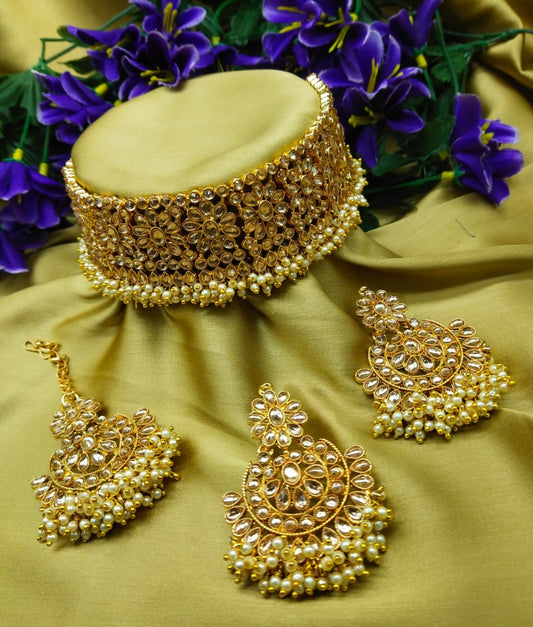 Kundan Opulence Choker Necklace Set